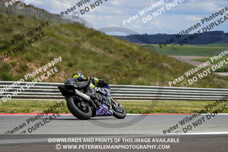 cadwell no limits trackday;cadwell park;cadwell park photographs;cadwell trackday photographs;enduro digital images;event digital images;eventdigitalimages;navarra;no limits trackdays;peter wileman photography;racing digital images;trackday digital images;trackday photos